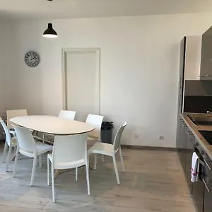 La Maison Bellevue Apartment